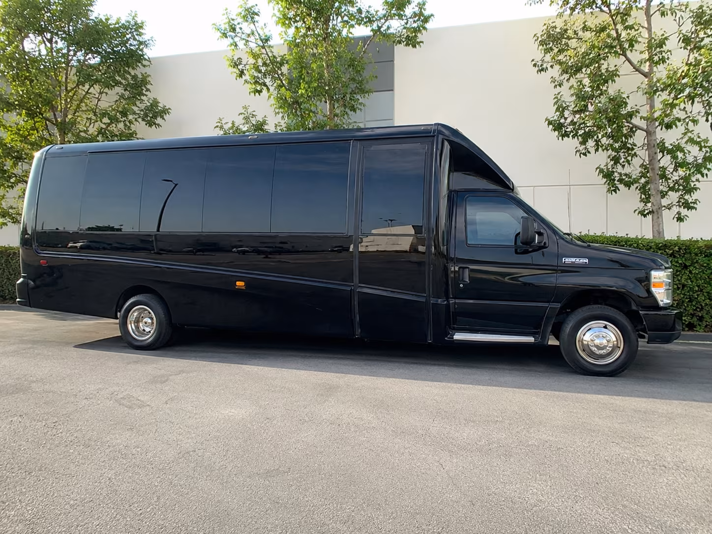 that s why companies along the tx 121 corridor choose flowermoundcharterbuscompany com for employee shuttles